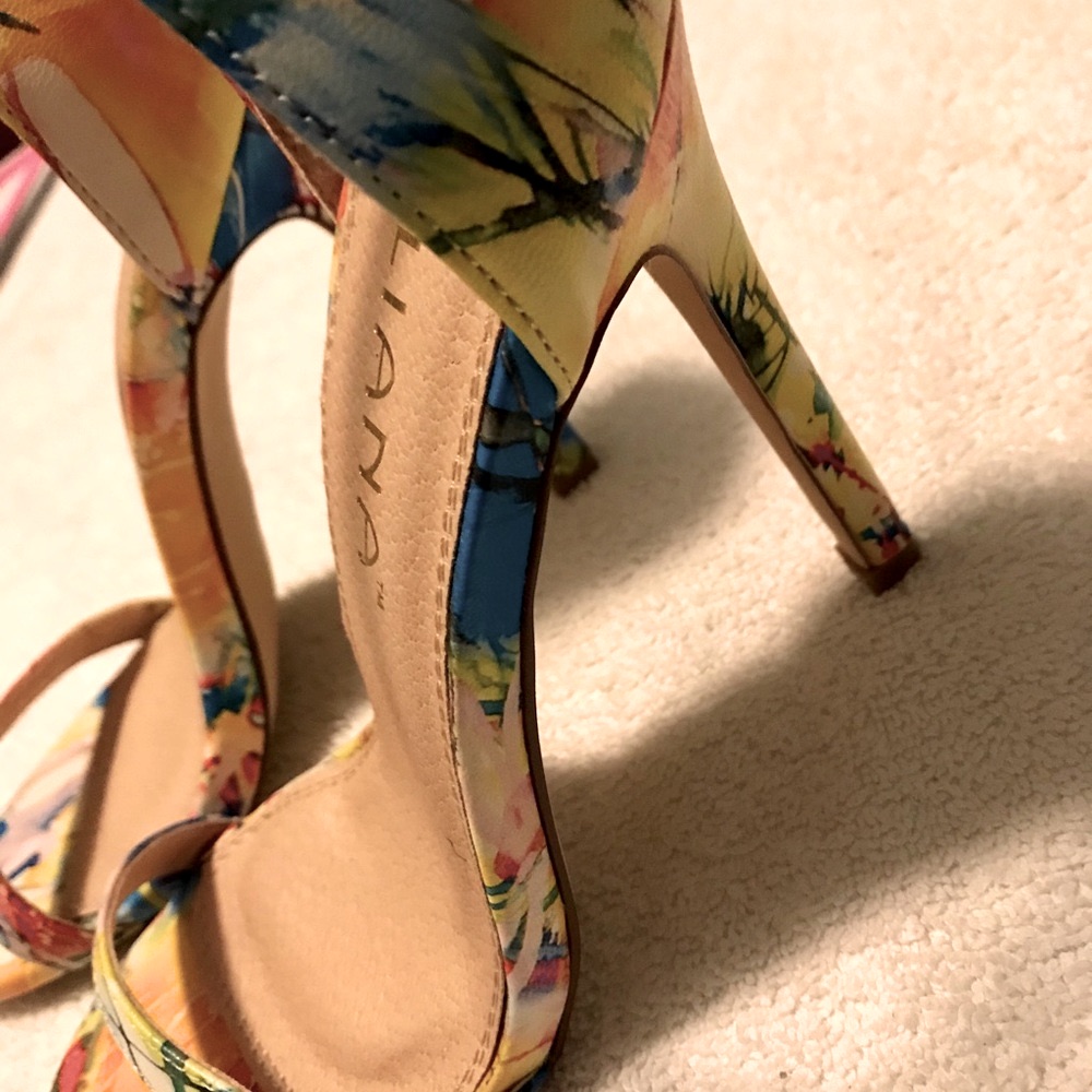 Brand New Stylish Heels By Lilianna Box 72 Brand New Stylish Heels By Lilianna Box 72